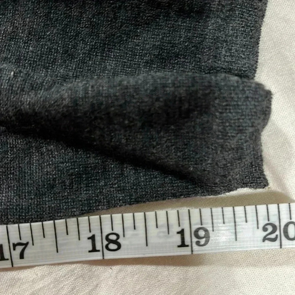 [XS]Burberry London Wool Button  Down LS Sweater with embroidered Logo - Picture 10 of 10